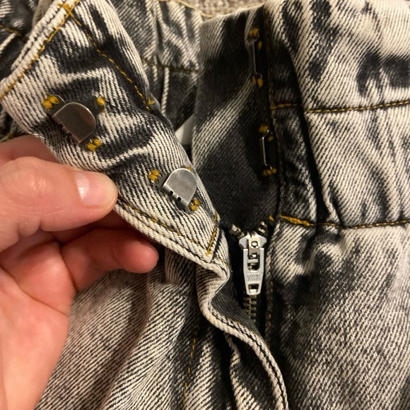 SEA NEW YORK DENIM SHORTS - Picture 3 of 9